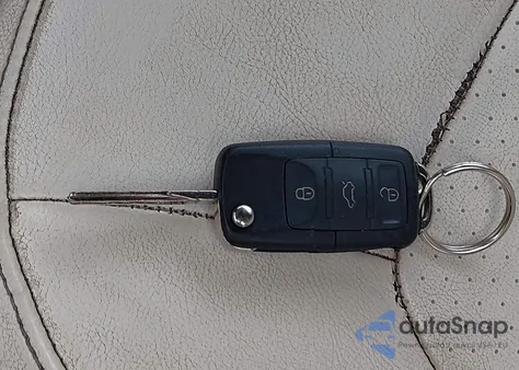 2010 Volkswagen New Beetle z USA, uszkodzony, nr VIN 3VWRG3AL7AM010307